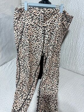 Soma Printed Leggings in Beige, Black & Cream